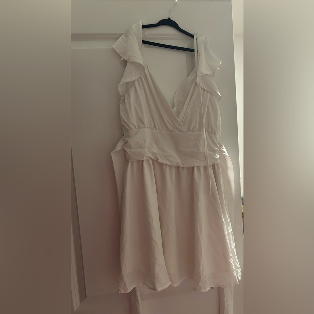 Short white dress, only worn once, size Small, perfect for graduation!!